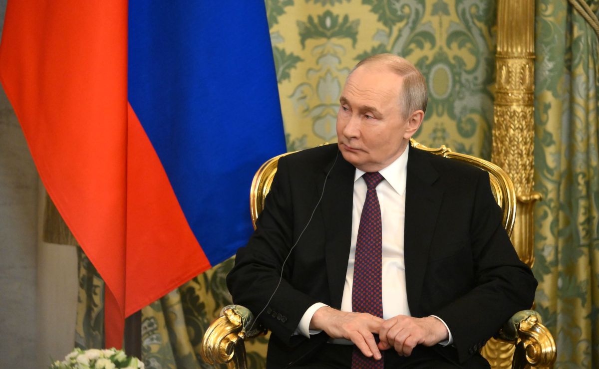 Putin tende la mano all’Europa col petrolio in fiamme